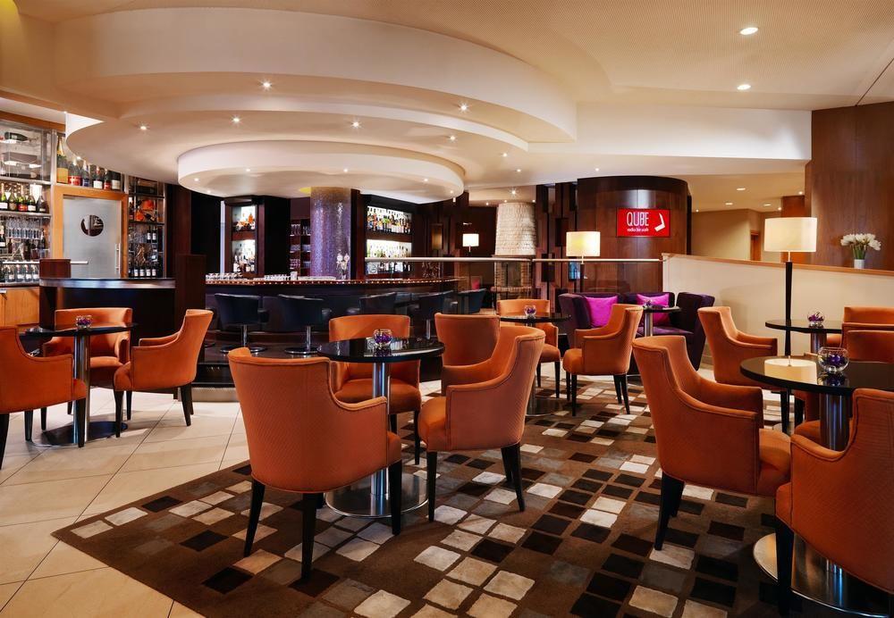 Sheraton Poznan Hotel Экстерьер фото The bar at the hotel