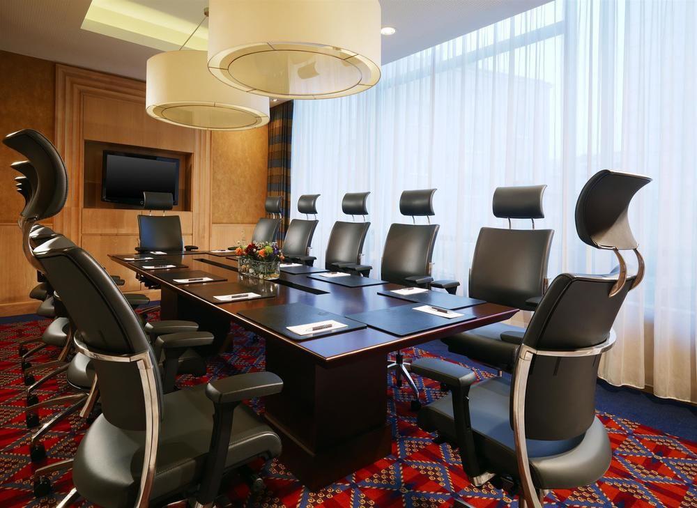 Sheraton Poznan Hotel Экстерьер фото Meeting room