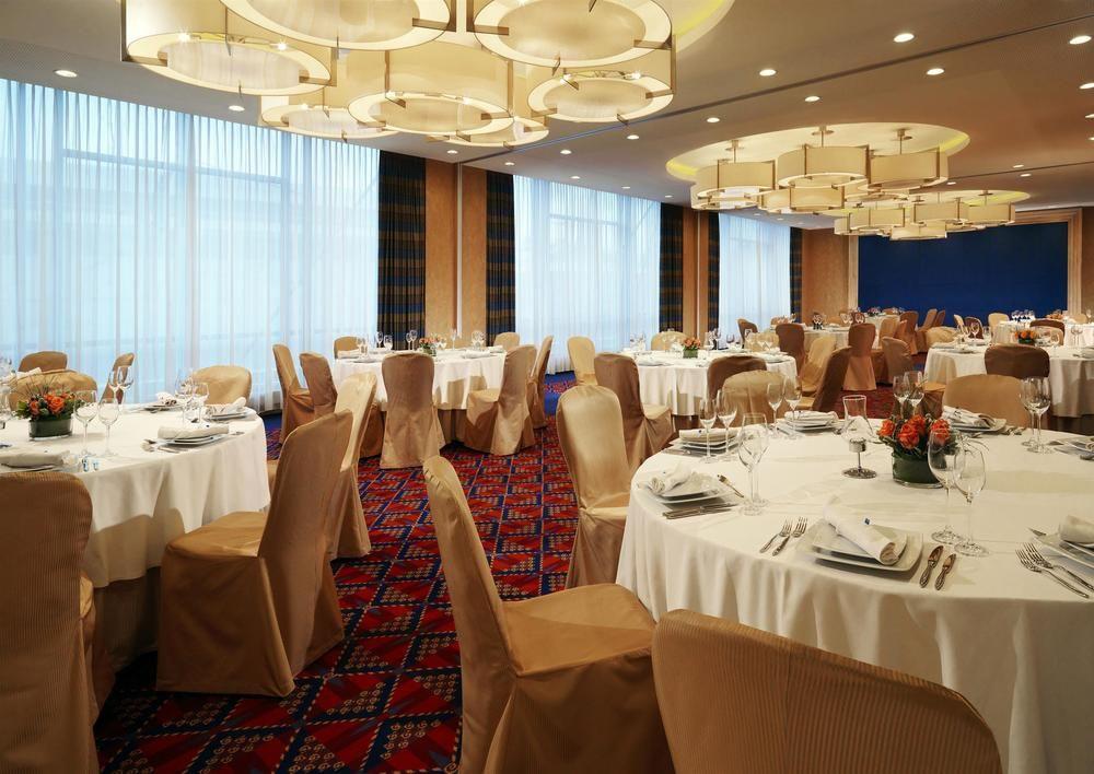 Sheraton Poznan Hotel Экстерьер фото The ballroom