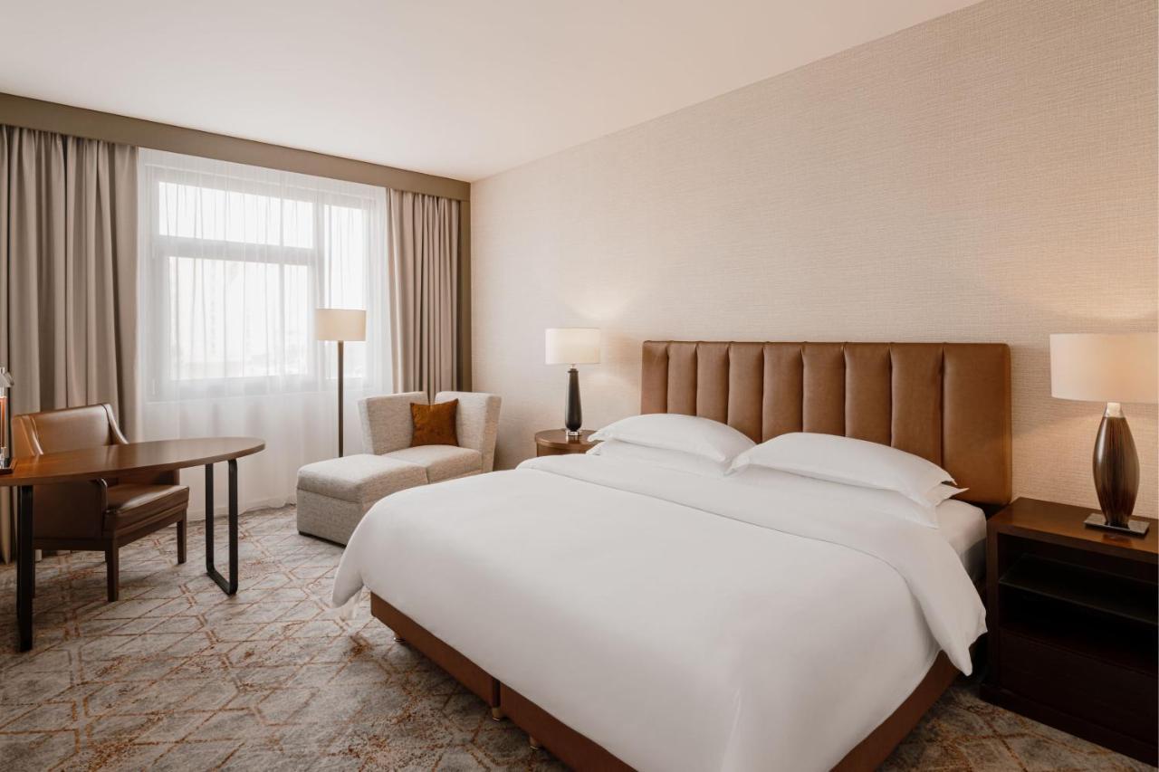 Sheraton Poznan Hotel Экстерьер фото
