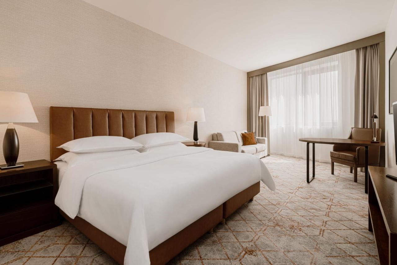 Sheraton Poznan Hotel Экстерьер фото