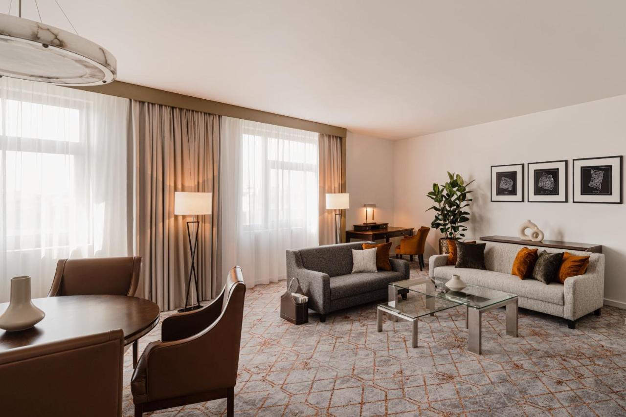 Sheraton Poznan Hotel Экстерьер фото Suite