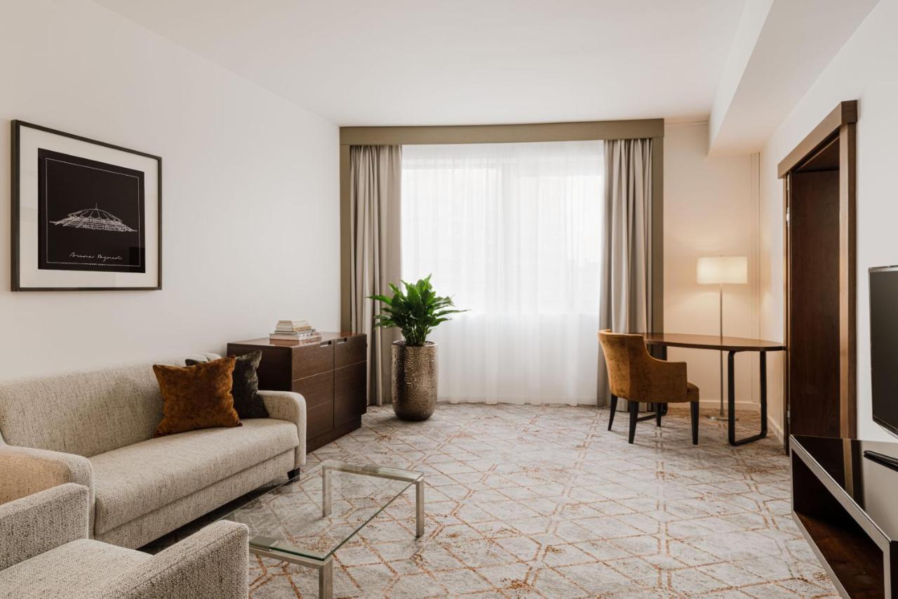 Sheraton Poznan Hotel Экстерьер фото A suite at the hotel