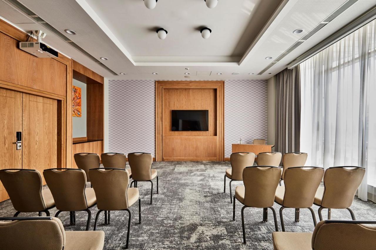 Sheraton Poznan Hotel Экстерьер фото Meeting room