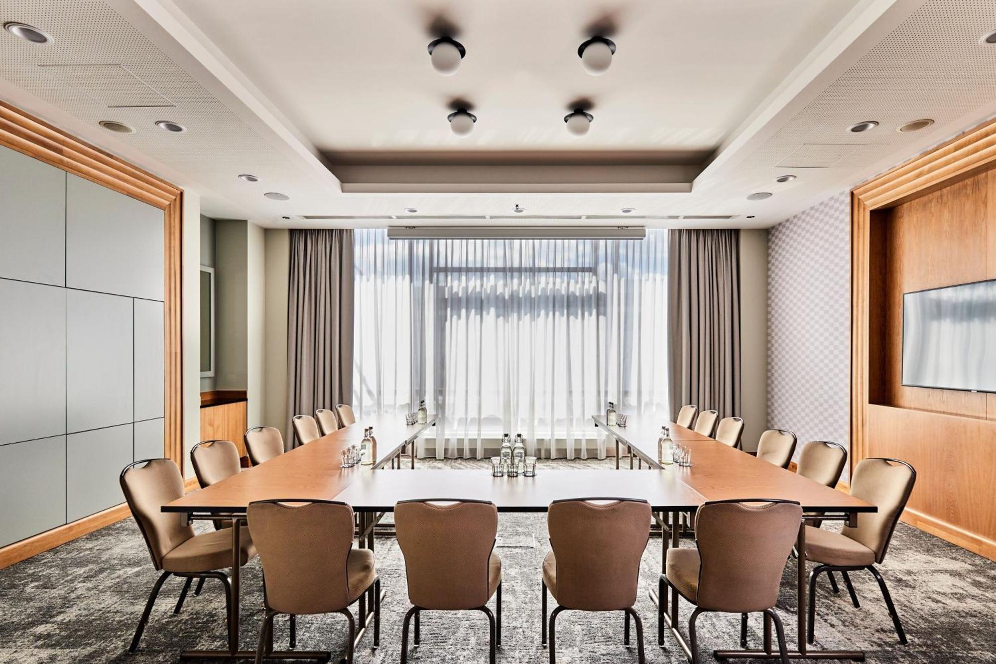 Sheraton Poznan Hotel Экстерьер фото Meeting room