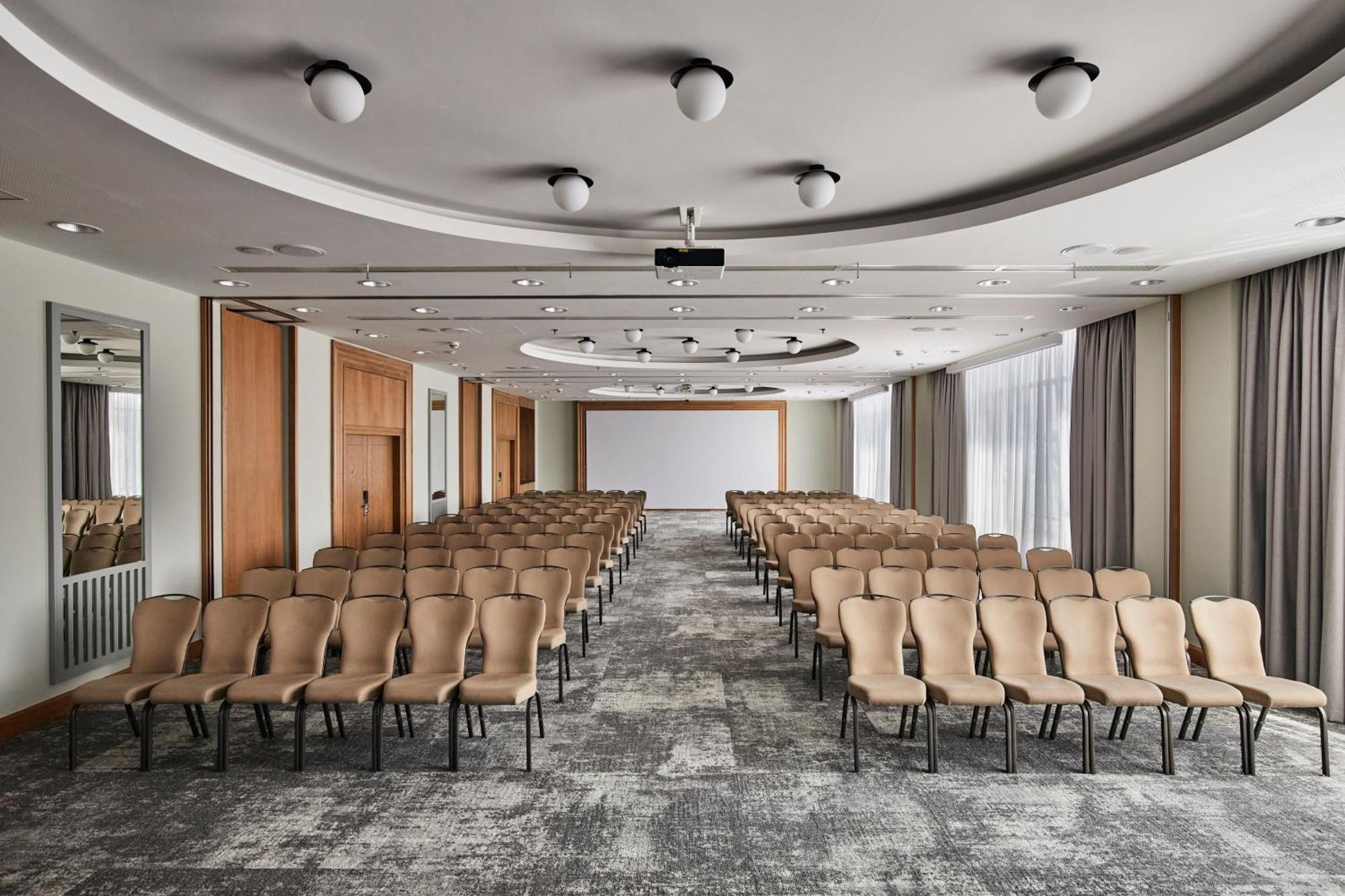 Sheraton Poznan Hotel Экстерьер фото Meeting room