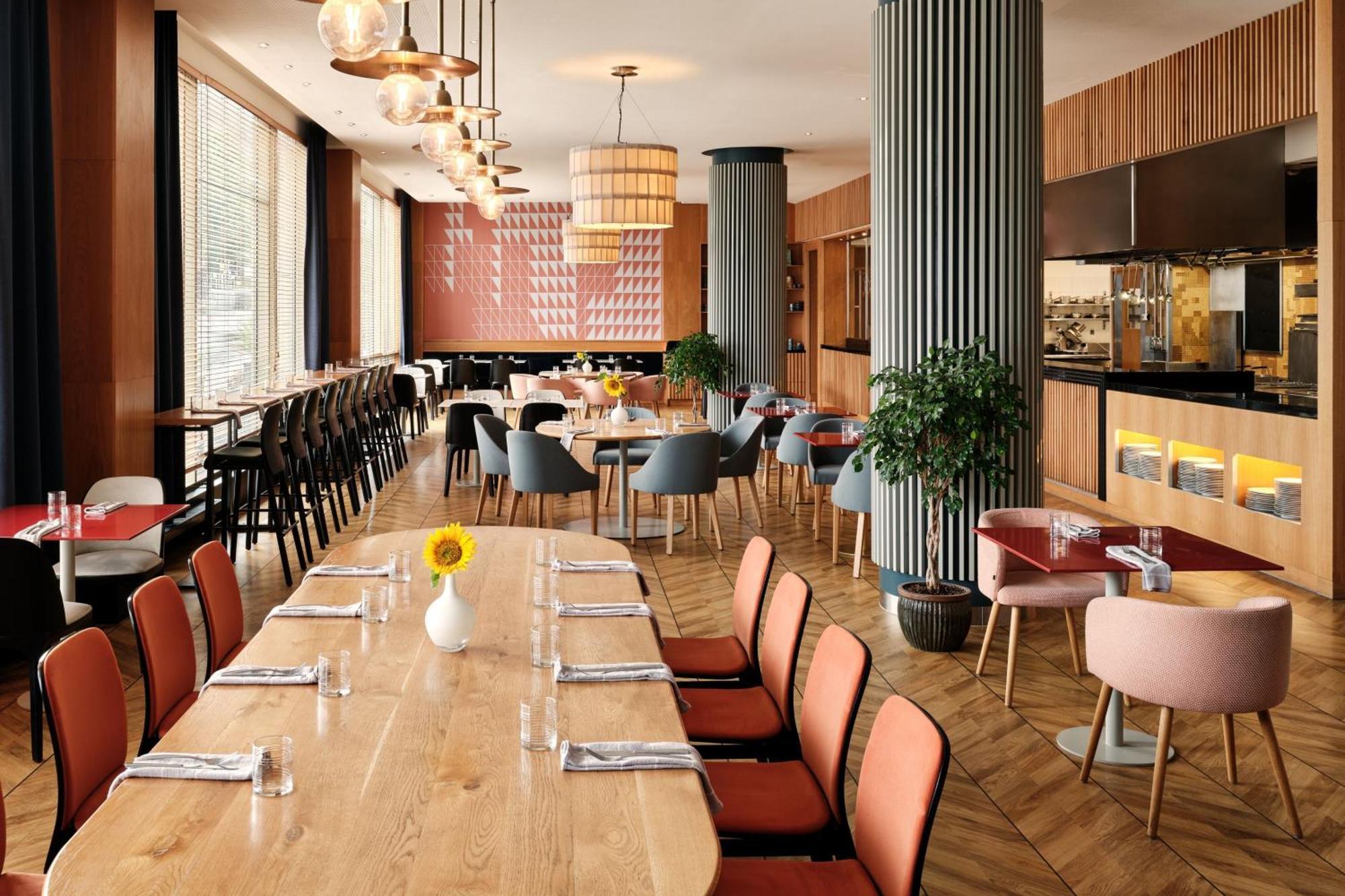 Sheraton Poznan Hotel Экстерьер фото Restaurant